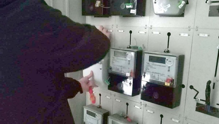 UPOZORENJE ZA GRAĐANE BANJALUKE I PRIJEDORA: Lažni radnici „Elektrokrajine“ traže naplatu struje