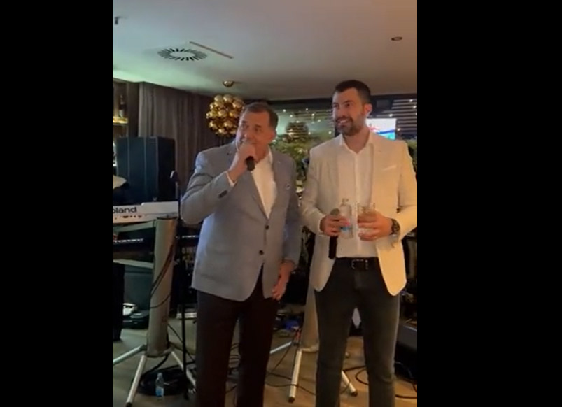 „ONI SU MOJ PONOS, MOJA SNAGA!“ Dodik zapjevao na proslavi rođenje unuke ovaj poznati hit (VIDEO)