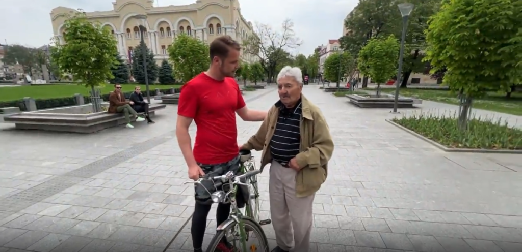 POMOĆ MALOM VUKANU: Stanivuković kupio Radoslavov čuveni bicikl star 40 godina