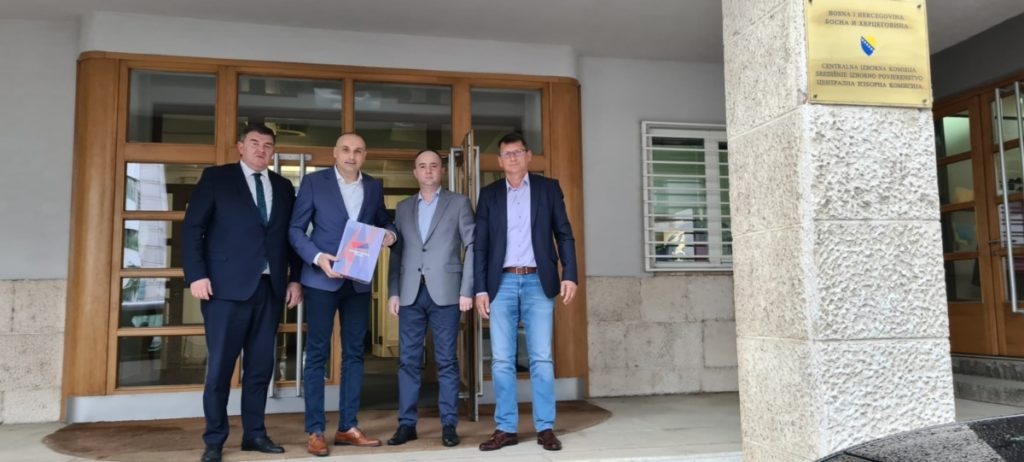 KANDIDATURA ZA OKTOBARKSE IZBORE: 10.000 potpisa podrške Banjčevoj Narodnoj partiji Srpske