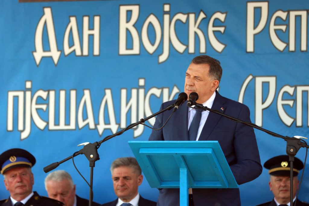 MILORAD DODIK POVODOM DANA VRS: Vojska Republike Srpske je narodna i odbrambena