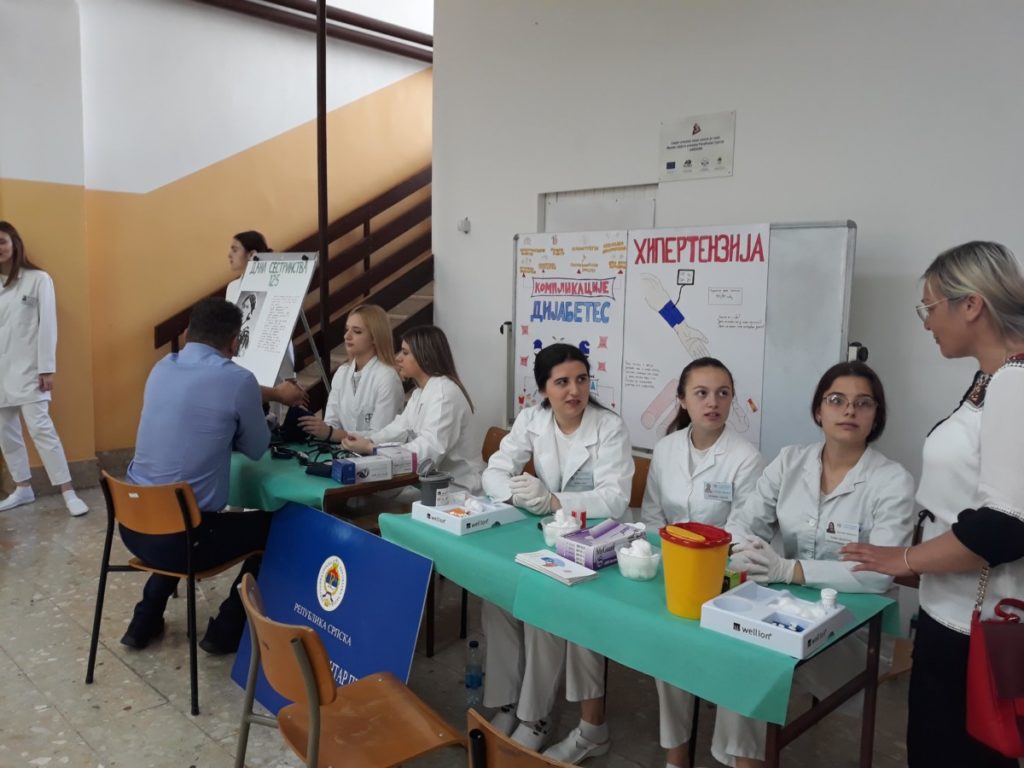 SVEČANA AKADEMIJA U PRIJEDORU: Obilježen Međunarodni dan medicinskih sestara