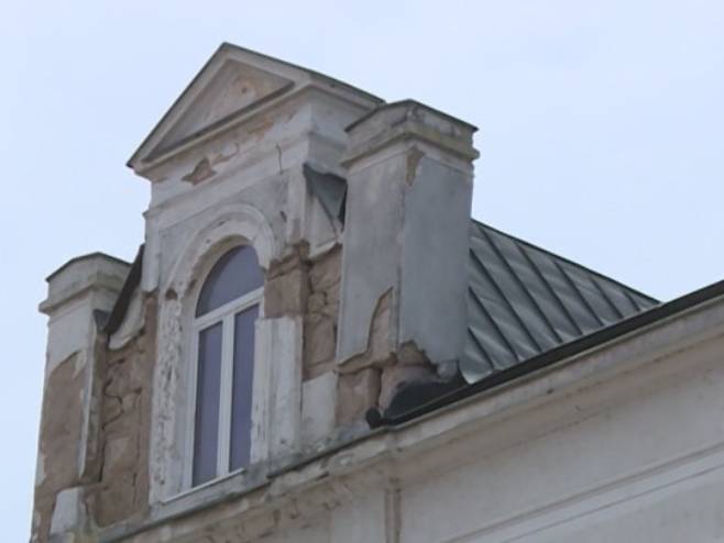 VIŠE OD 800 OBJEKATA STRADALO U ZEMLJEOTRESU: Tačna procjena štete biće poznata za mjesec dana