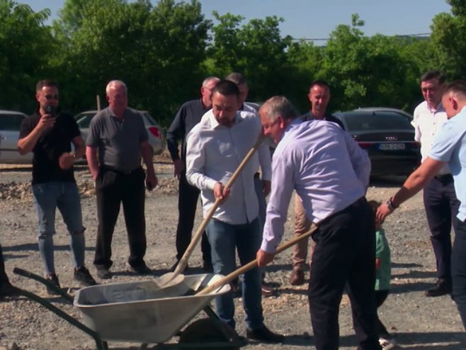 PRIVREDA CVJETA U DOBOJU: Položen kamen temeljac za fabriku obuće