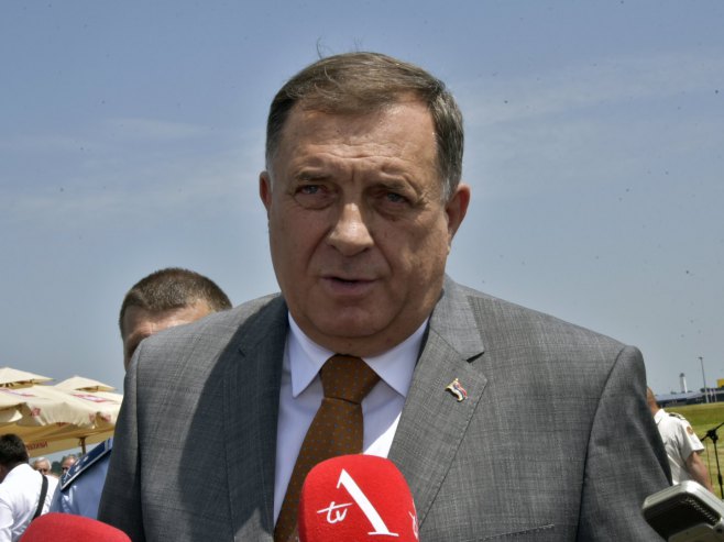„UVEZANOST I OKUPLJANJE – BIT SRPSKOG NARODA“ Dodik poručio da dodjela odlikovanja za Vidovdan pripada i Srbima u Srpskoj