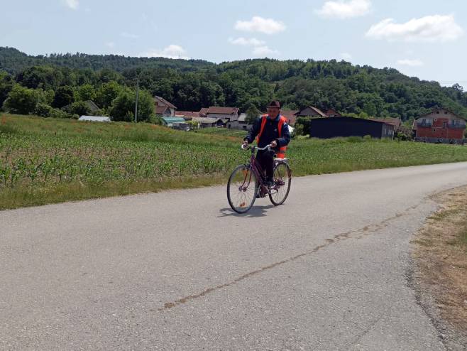 GODINE SU SAMO BROJ: Mirko u devetoj deceniji svaki dan pređe biciklom 30 kilometara