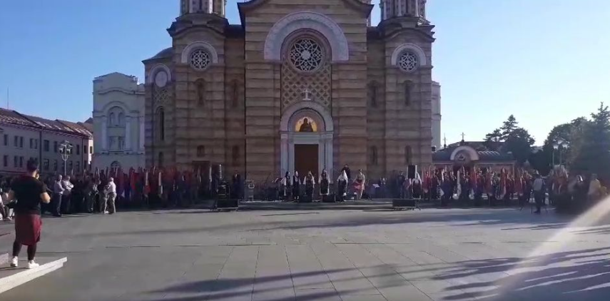 SVEČANO U BANJALUCI: Začula se pjesma poslije defilea (VIDEO)