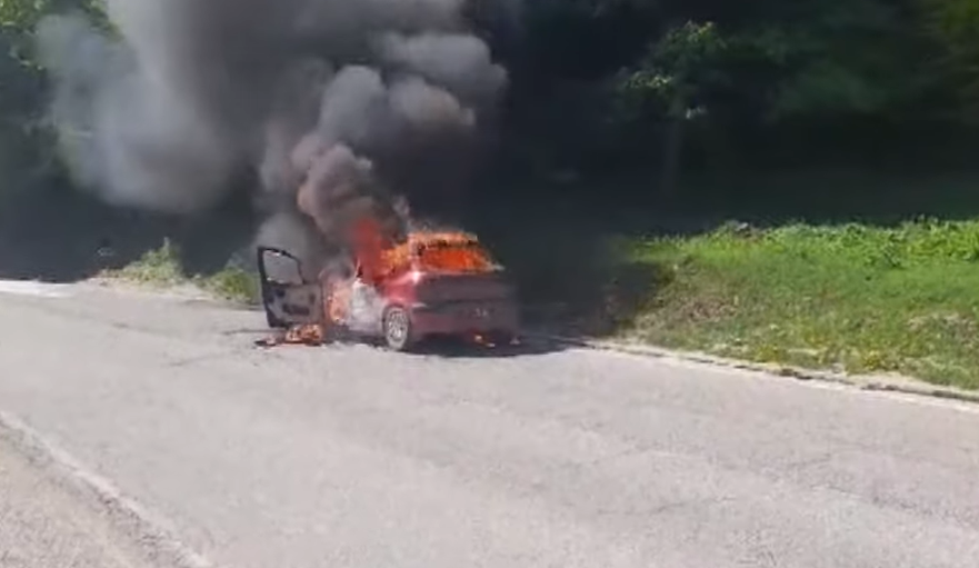 IZGORIO AUTOMOBIL: Jezivi prizori na putu u Han Pijesku (VIDEO)