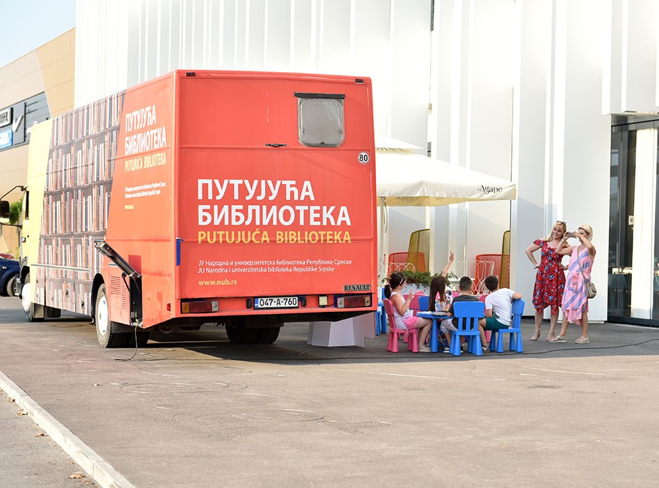 BIBLIOBUS U BANJALUCI: Stiže osnovcima u petak