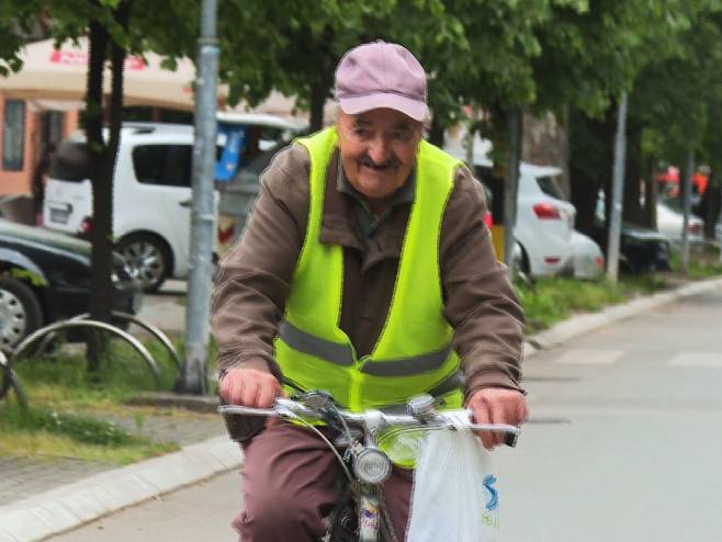 ГДЈЕ ИМА ЖЕЉА ИМА И ПУТ: Од Сремске Митровице до Бањалуке на бициклу у деветој деценији