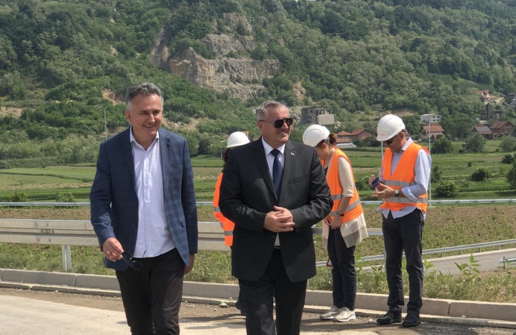 VIŠKOVIĆ U OBILASKU KORIDORA PET CE: Do kraja juna prva dionica biće puštena u saobraćaj