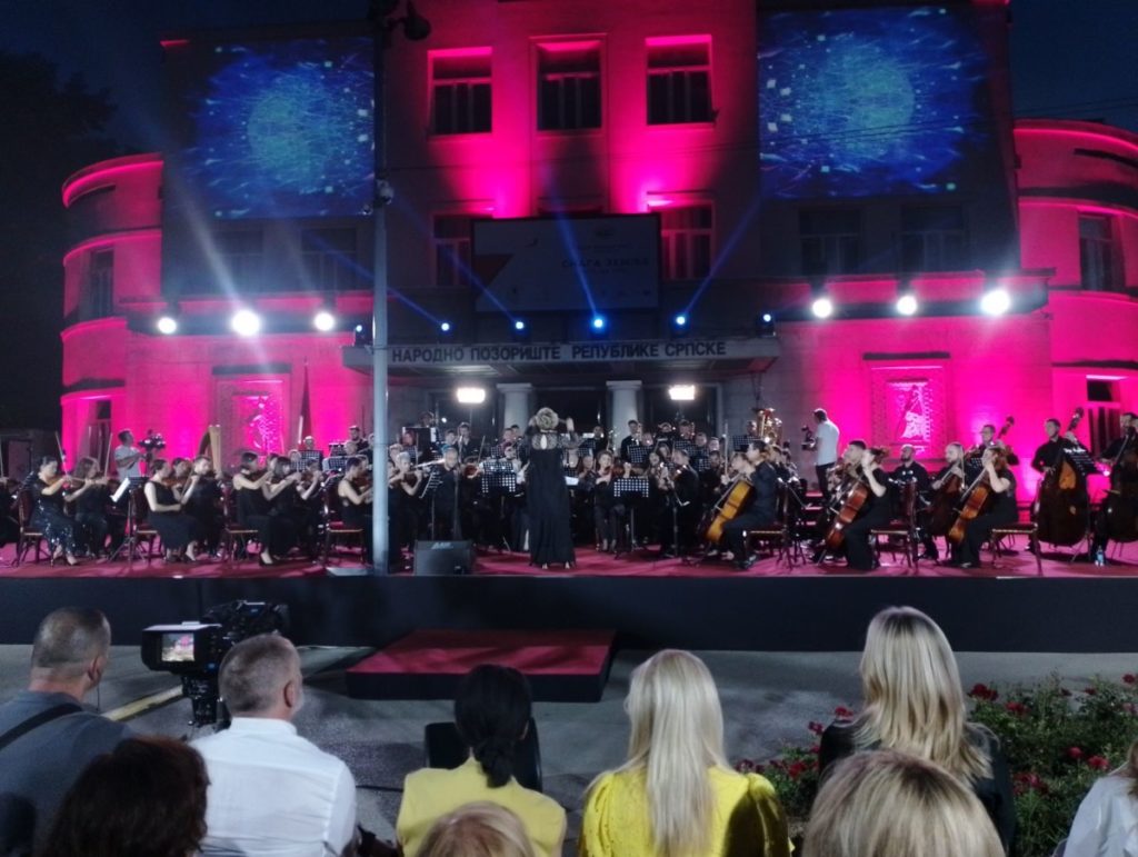 POČEO TEATAR FEST „PETAR KOČIĆ“: Cvijanovićeva i Stanivuković na Simfonijskom orkestru (FOTO/VIDEO)