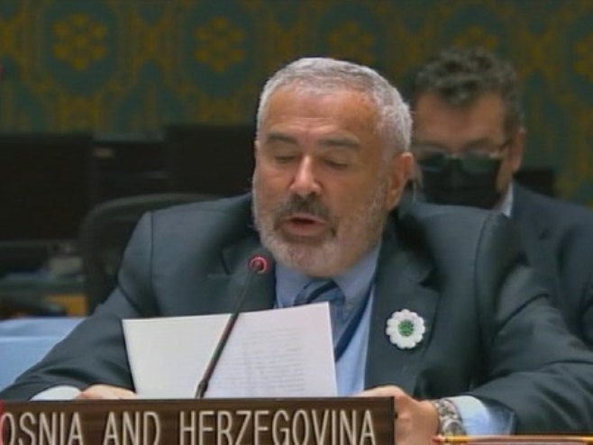 ČOVJEK OD SKANDALA: Ko je Sven Alkalaj koji traži rezoluciju UN o Srebrenici?