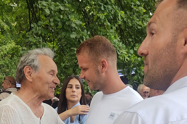 БОРЦИ ТРАЖЕ СВОЈА ПРАВА: Станивуковић предводи ветеране на скупу у Бањалуци
