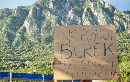 „БУРЕК ЈЕ СА СИРОМ“ Црнгорци провоцирали Босанце па добили овај генијални одговор, гори интернет (ФОТО)