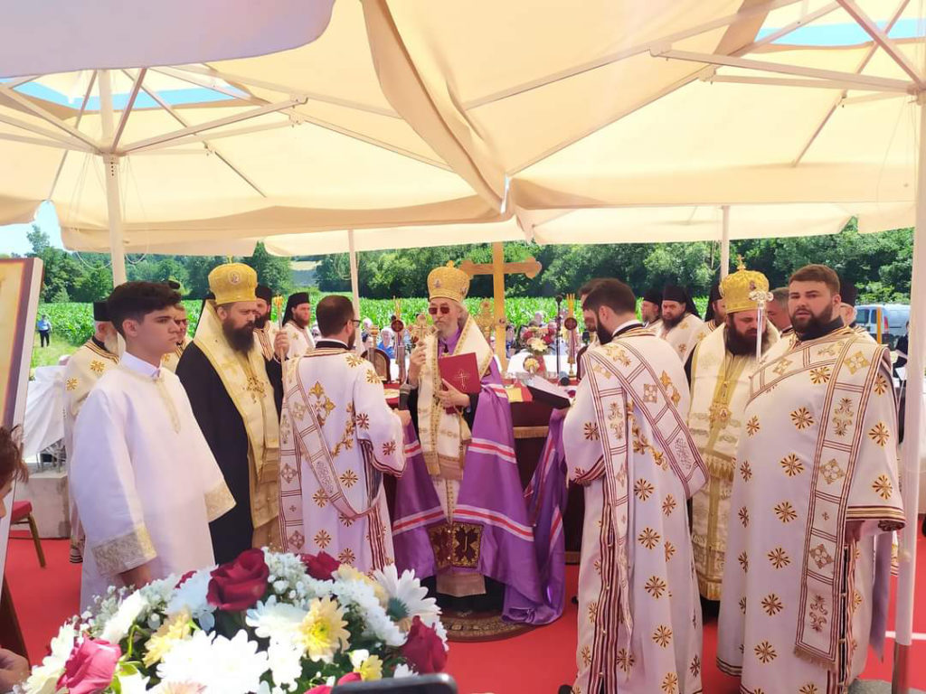 OSVEŠTAN TEMELJ MANASTIRA KARANOVAC: Dodik kum budućeg vjerskog objekta kod Gradiške