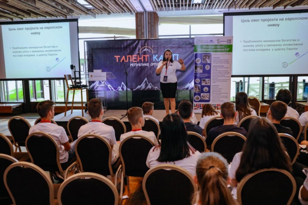 УЧЕЊЕ КРОЗ ИГРУ: Наталија Тривић посјетила малишане на „Талент кампу 2022“