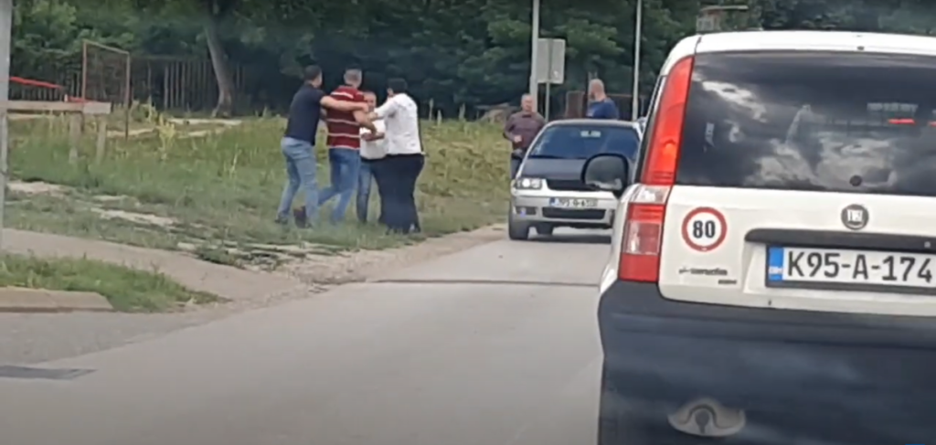 DRAMA NA CESTI: Žestoka tuča u Banjaluci zaustavila saobraćaj (VIDEO)