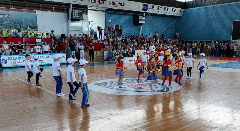 ОДРЖАНА КОНФЕРЕНЦИЈА БЕБА У ЗВОРНИКУ: „За њих град живи“