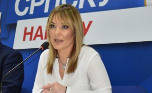 „NIKAD NISAM PATILA ZA BILO KAKVIM FUNKCIJAMA“: Oglasila se Maja Dragojević – Stojić nakon neslavne sjednice Glavnog odbora SDS-a