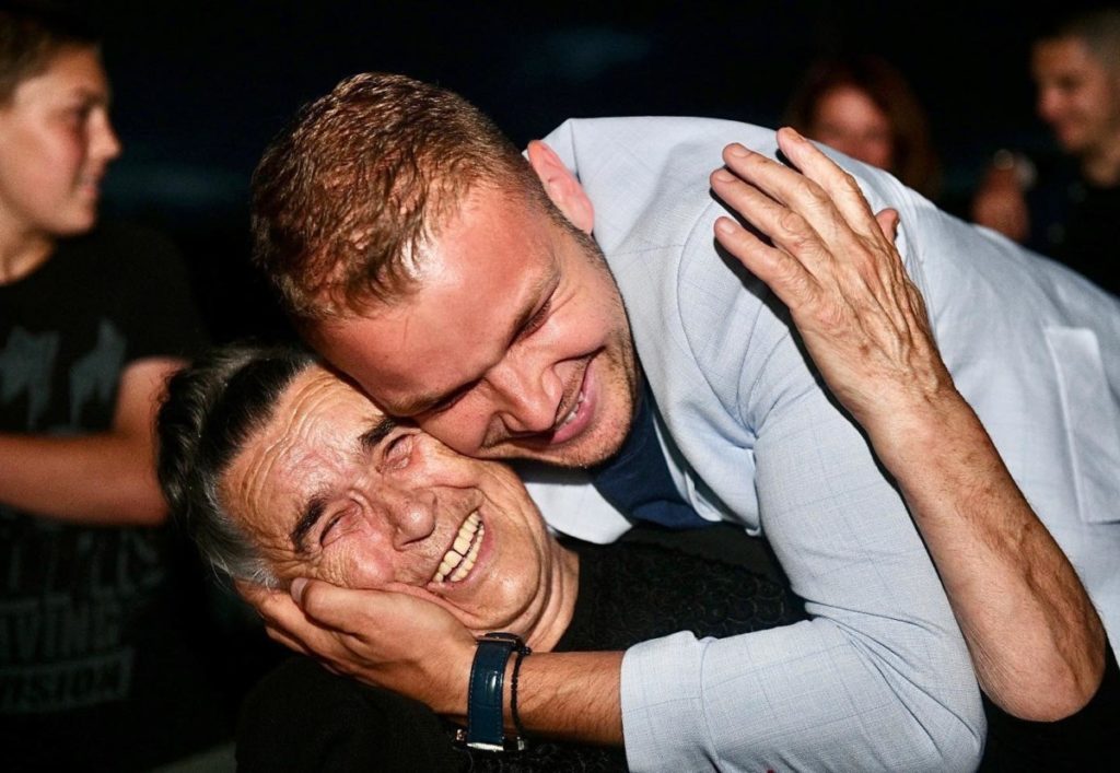 BAKA ZA KOJU PITAJU SVI: Draško Stanivuković poslao emotivnu poruku najdražem članu porodice (FOTO)