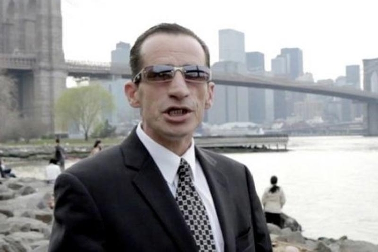 ON JE SIN POKOJNOG EKREMA JEVRIĆA: Živi u Americi, žene su potpuno poludjele za njim (FOTO)