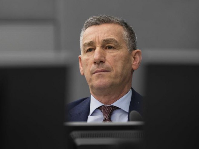 OPTUŽEN ZA RATNE ZLOČINE NA KOSMETU: Specijalni sud u Hagu produžio pritvor Kadriju Veseljiju