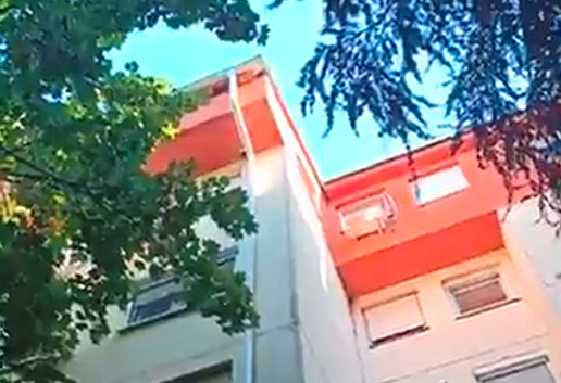 NEPRESTANO MJAUČE: Mače četiri dana zaglavljeno na krovu zgrade u Banjaluci (VIDEO)