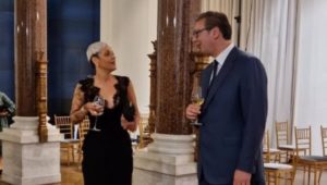 MARIZA SA VUČIĆEM: Portugalska pjevačica oduševljena uručenom medaljom (VIDEO)