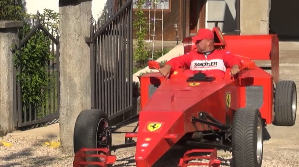 DOBOJLIJA NAPRAVIO REPLIKU FORMULE 1: Može razviti brzinu do 200 km na sat (VIDEO)