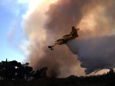 STIGAO KANADER IZ HRVATSKE: Pomoć u gašenju velikog požara u Blidinju