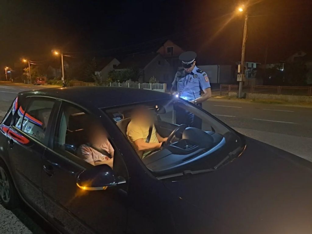 БЕЗ ВОЗАЧКЕ И СА ДУГОМ ПРЕКО 16 ХИЉАДА КМ: Полиција у Приједору одузела аутомобил
