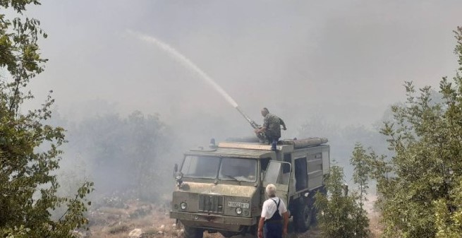 VATRA SE BRZO ŠIRI: Požar kod Trebinja ne jenjava, dejstvovaće i helikopter