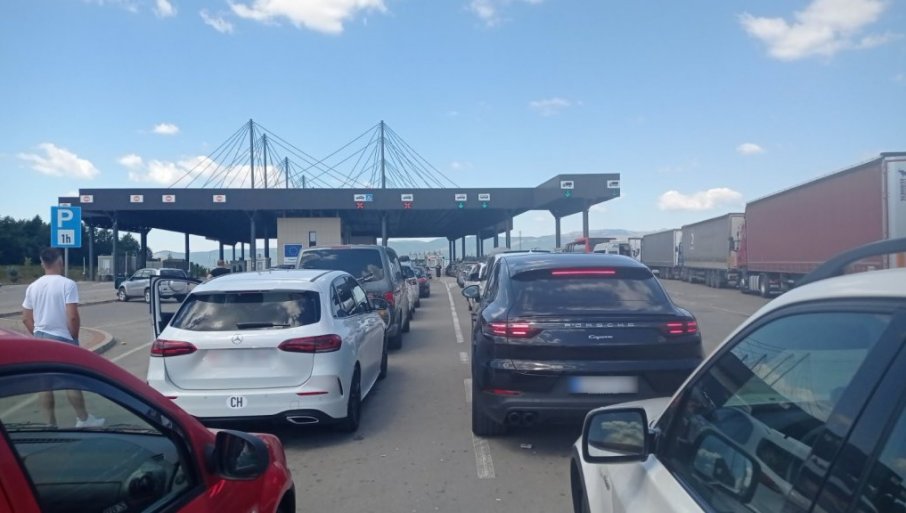 NAKON 26 SATI, PRIŠTINA KONAČNO OTVORILA „JARINJE“: Normalizovan saobraćaj na administrativnom prelazu