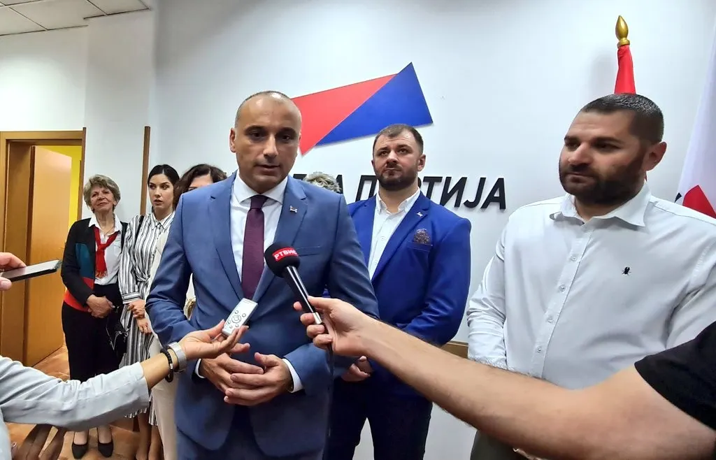 BANJAC PORUČIO: Presuda Dodiku napisana u stranim ambasadama