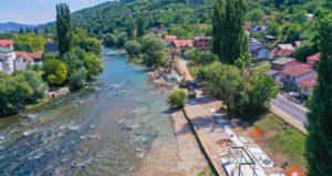 ВОДИТЕ РАЧУНА О ОВОМЕ: Врућина напунила обале Врбаса, љекари упозоравају на опасности