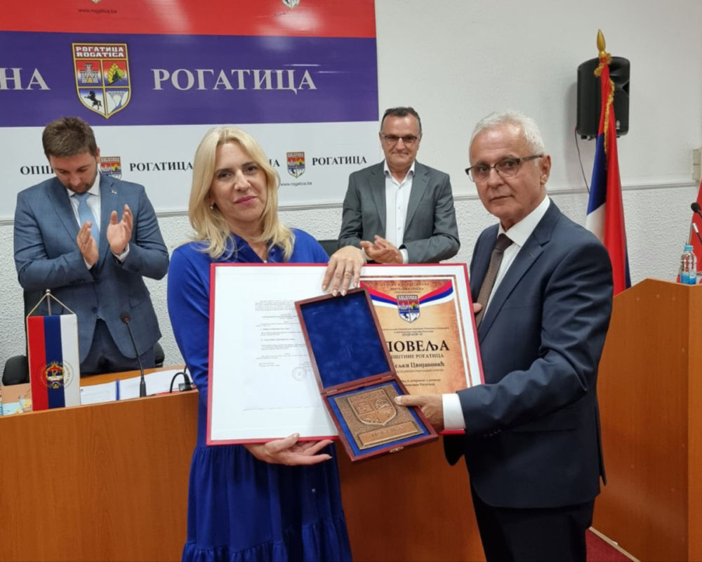 CVIJANOVIĆ PONOSNA: Dobila najviše priznanje – Povelju opštine Rogatica
