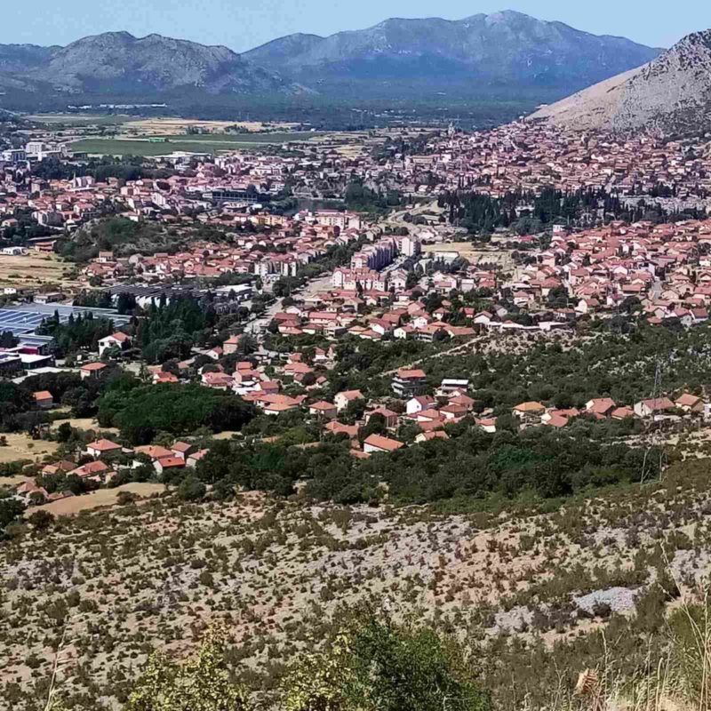 OSTAVIO AUTO PORED PUTA: Nestao poštar u Trebinju