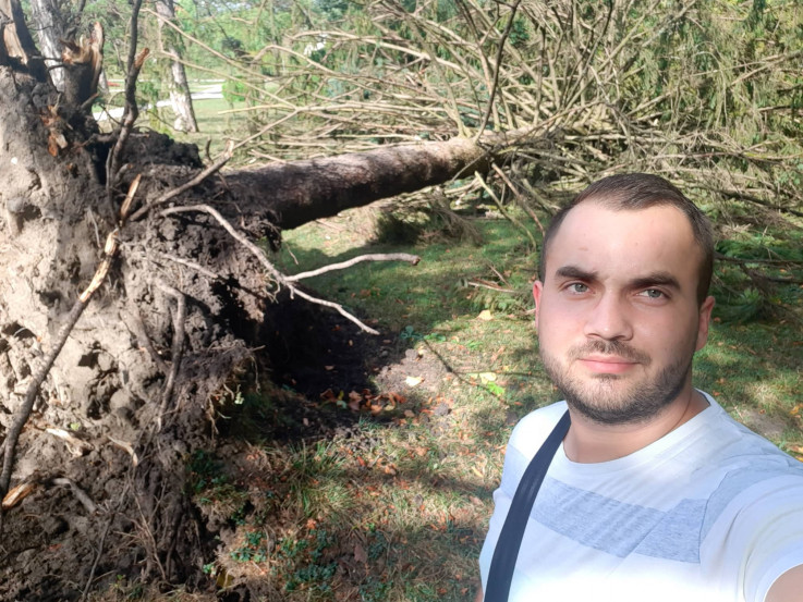HEROJSKI ČIN: Modričanin spasio ženu i dijete ispod srušenog stabla u Ljubljani