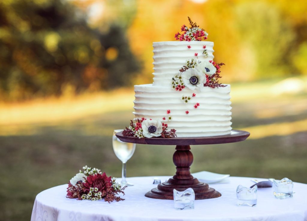„ŠTA ĆEMO SAD“: Mladenci sa nestrpljenjem čekali da se iznese svadbena torta, ali nisu znali šta im se sprema