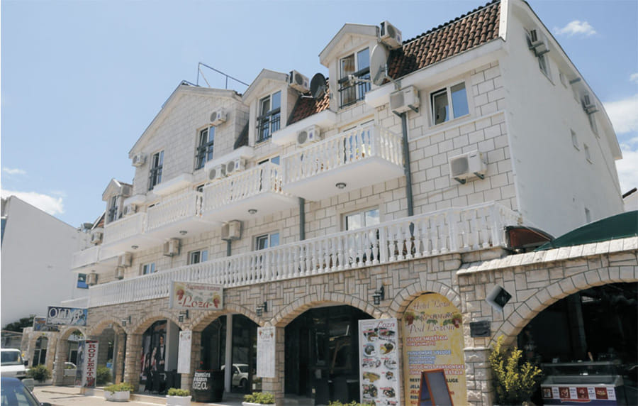 NAKON TROVANJA 100 TURISTA: Zatvoren hotel „Loza“ u Budvi