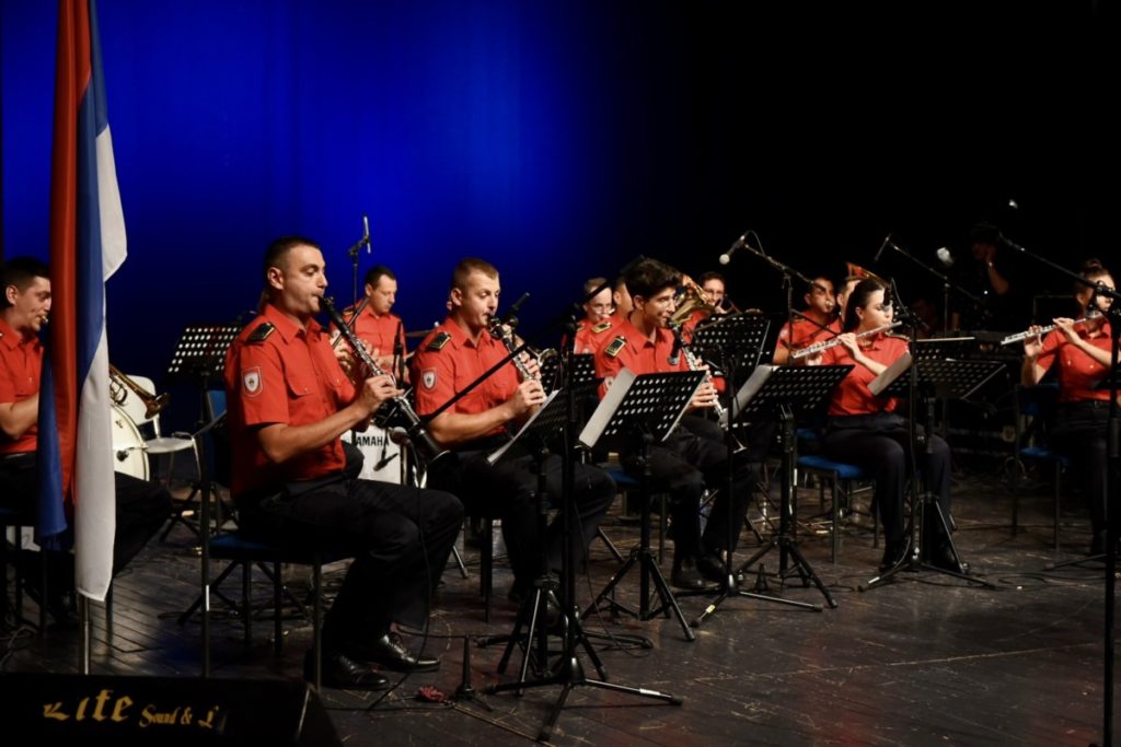 LJETO KULTURE U PRIJEDORU: Orkestar MUP-a RS održao koncert u znak dobrodošlice Opštini Inđija