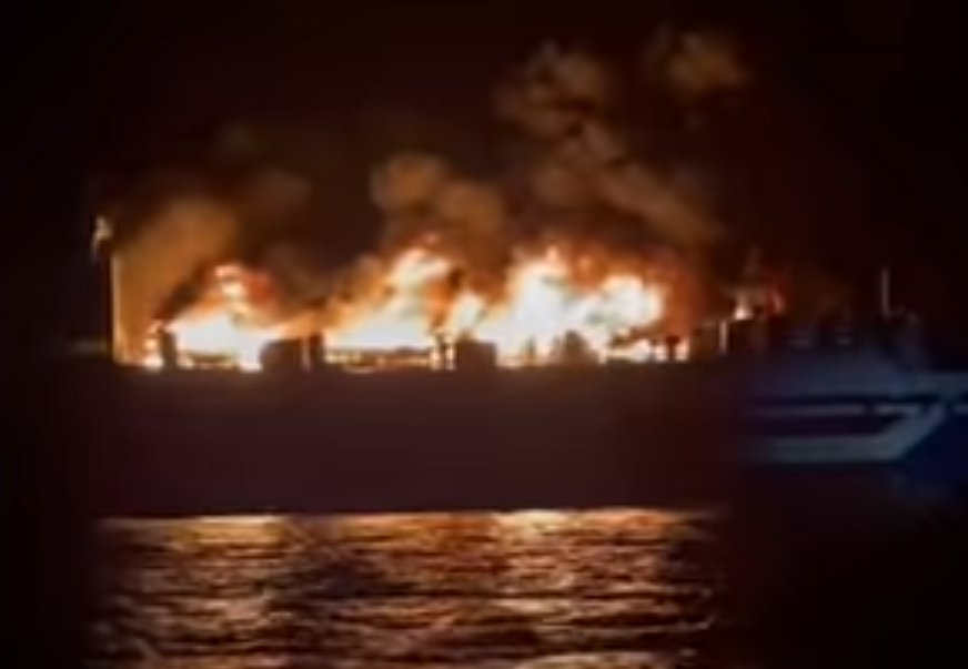 HOROR KOD OBALE ŠVEDSKE: Zapalio se trajekt za automobile, na brodu 300 osoba
