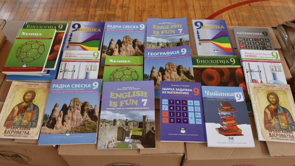 POMOĆ I VIŠE NEGO DOBRODOŠLA: Banjaluka prošlogodišnje udžbenike poklanja drugim opštinama