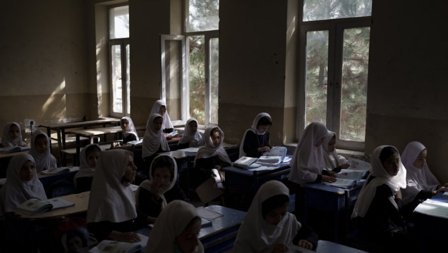 UN TRAŽI OD TALIBANA: Otvorite škole za djevojčice