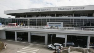 ГРОМ УДАРИО У ПИСТУ: Нормализован саобраћај на аеродрому „Никола Тесла“ у Београду