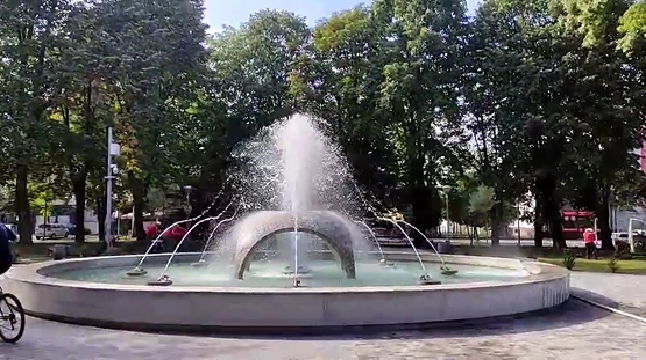 IZ MINISTARSTVA POTVRDILI: Nova fontana u Parku „Mladen Stojanović“ bespravno izgrađena