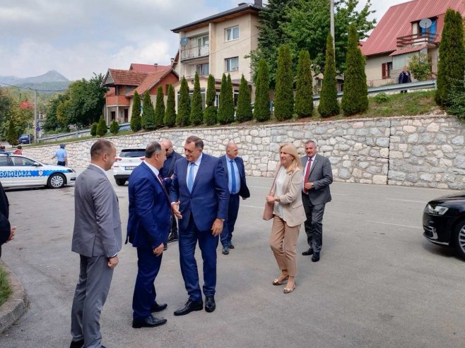POČEO SASTANAK: Dodik, Cvijanović i Višković sa rukovodstvom opštine Kalinovik