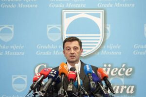 PODMETNUO POŽAR NA AUTOMOBILU GRADONAČELNIKA: Uhapšen muškarac iz Mostara