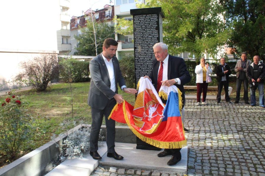 ДАН ГРАДА БИЈЕЉИНА: Обновљен споменик гимназијалцима страдалим у рату